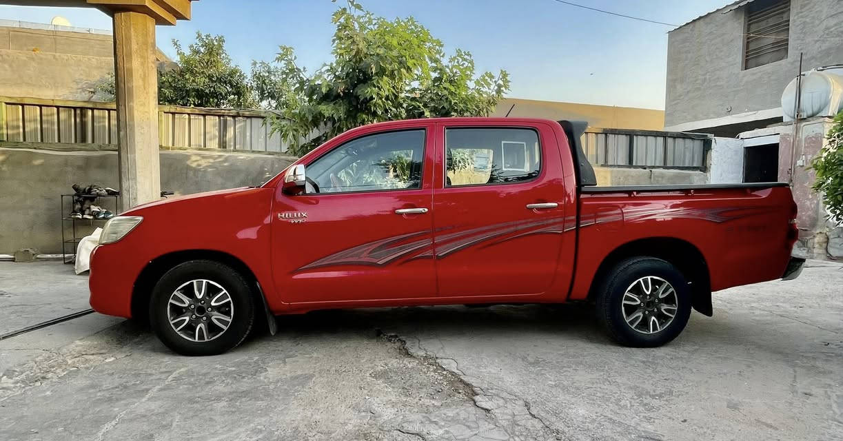 سلام عليكم 🫡
للبيع بيكم تيوتا هايلكس موديل١٤ السياره نضيفه
مابيهه نقص شاصي ١٢ رقم بغداد أنكليزي مكاني 
بغداد قرب مرور التاجيات السعر ٢٢ وبيهه مجال
رقم الهاتف ***********
