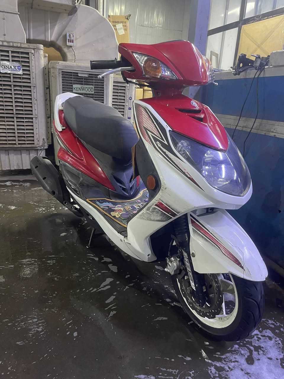 سلام عليكم سكنس فحل ام طلاعات خمسينية مكفولة مكينة ملح وخرسة تايرات جلاتيني شلعة معدل خير من الله دراجة مناقصها شي للاستفسار ***********
