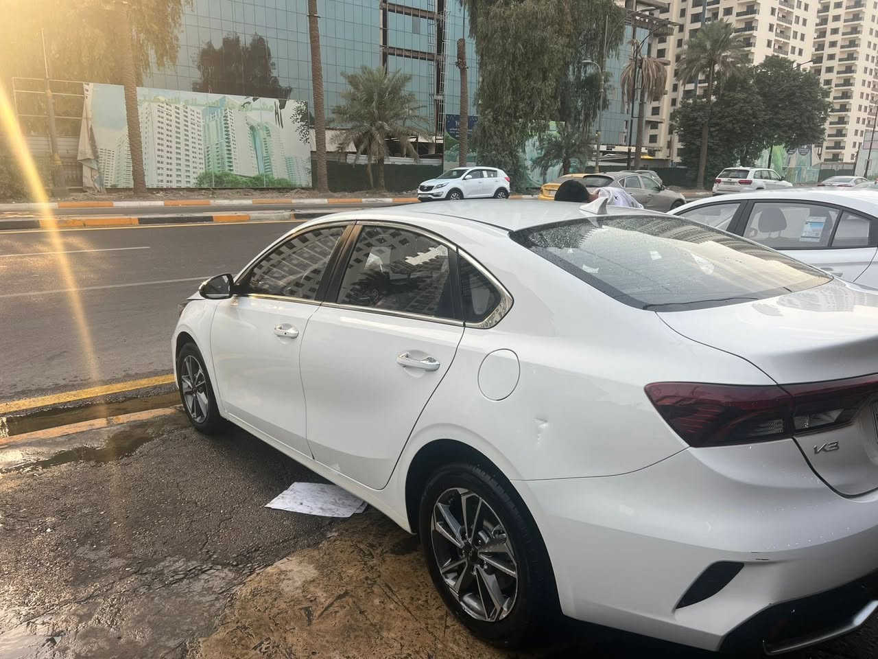 السلام عليكم k3  2022  فول مواصفات
قطعتين تبريد 
ماشيه 54 ألف 
اربع رصعات بلقماره خفيفات أثر حالوب
➕ رصعه بجاملغ الخلفي واضحه بصوره
سياره نظيفه ما متعوبه 
رقم اربيل باسمي تريد تحويل أو وكاله

مكاني بغداد حي الجهاد 

السعر 130$$$$ وبيها مجال بسيط

رقم الهاتف ***********
