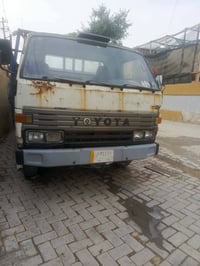 تويوتا داينا • شغلات بسيطة • ٧٥ ورقة