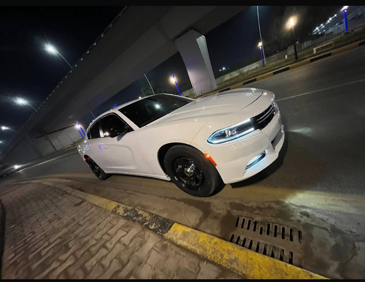 سلام عليكم چارجر مديل 23 اخر اصدار بوليسي  8 سلندر 5700.   مرقم بغداد جديد كامل هزه وسنويه تحول مباشر شرط. ماشي 18 الف بعده زيرو حادثه بل منشور  المكينه ما واصله الحادث شرط
مكان بغداد السعر 220$ وبيه مجال 
***********
