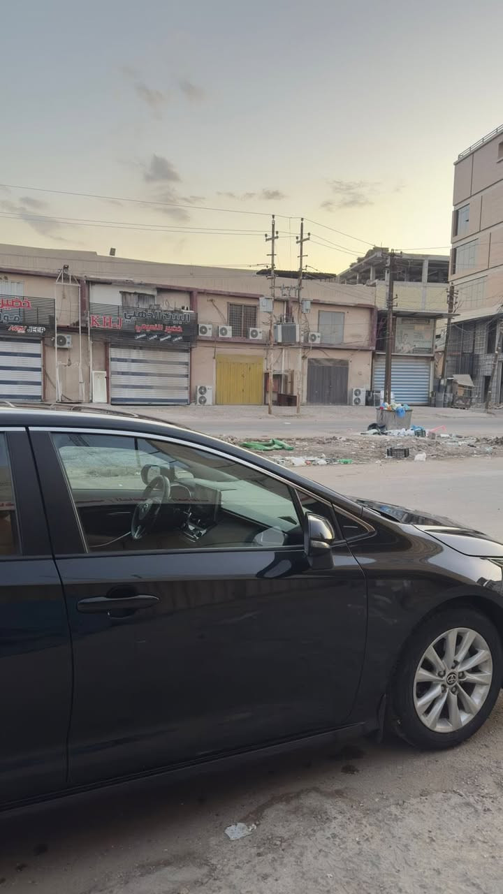 كورلا 2023 وكاله ساز ماشيه 40 الف كيلو جديده السياره مكفوله كفاله عامه عله وضع الشركه بانزين السعر 163 وبيها مجال بسيط الرقم***********
