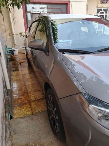 السلام عليكم 
كورله امريكي موديل 2019 حادثها موضح بالصور وبيها صبغ ٣ قطع بنيد وجاملغات اماميه كير مكينه حداديه تدفئه تبريد كامله ع الاخير
السعر 135 وبيها مجال 
***********
***********
