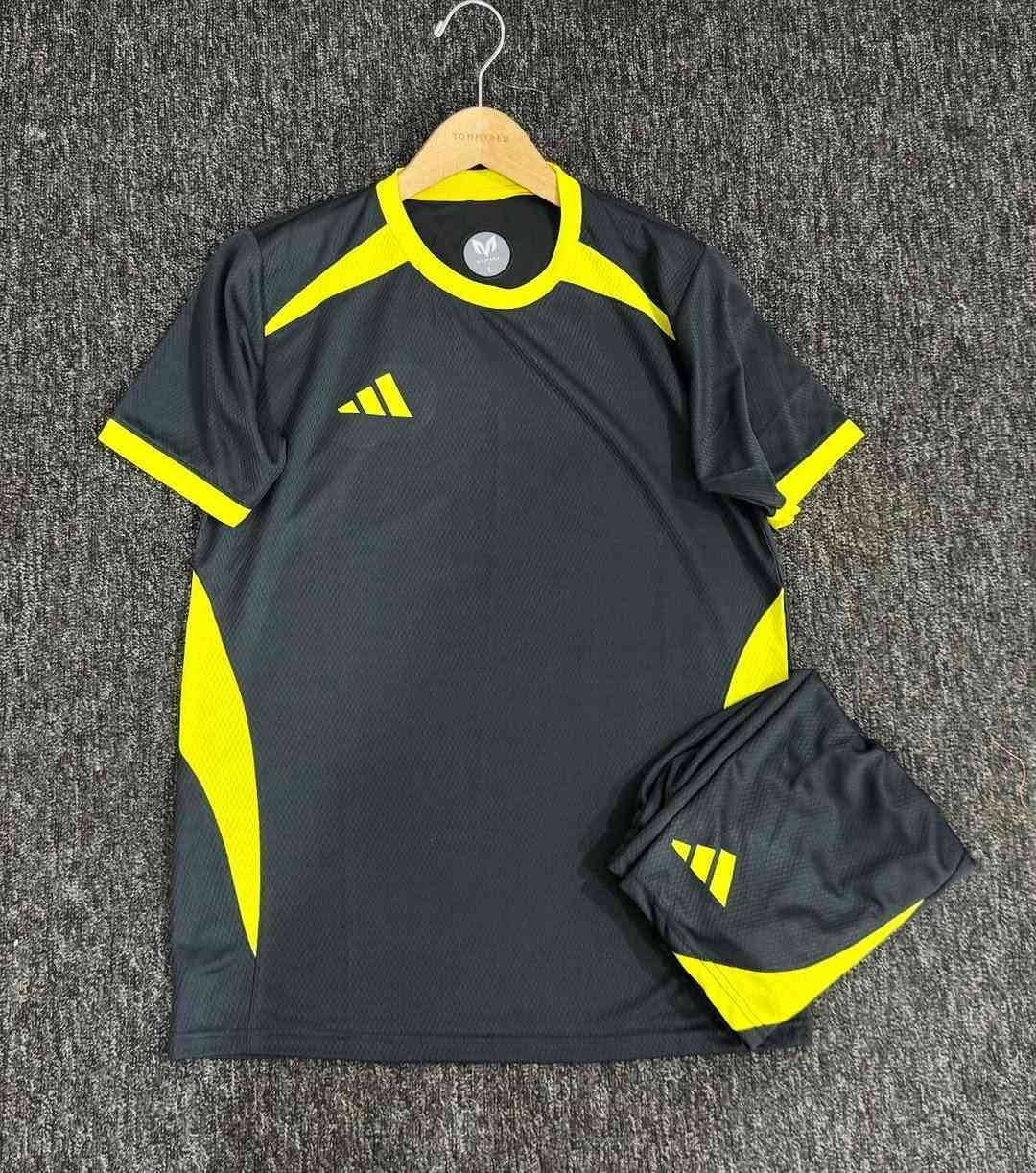 بسم الله الرحمن الرحيم 

دريس وشورت اصلي 

قماش مثقب خلية النحل 

قياس /ML/XL/XXL

يوجد توصيل لجميع المحافظات 

للاستفسار خاص او على ***********واتساب
