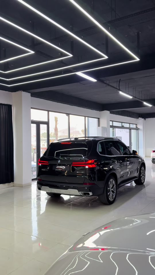Bmw-x5 2024 clean title Black & black 40,000 mil  New mashlla  Luxury edetion Call for price: *********** ***********
