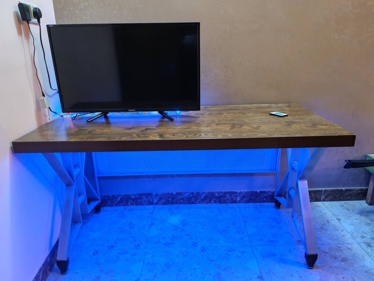 ميز، mdfخشب مع كرسي
140سم70xسم
للبيع مكاني بغداد
***********
