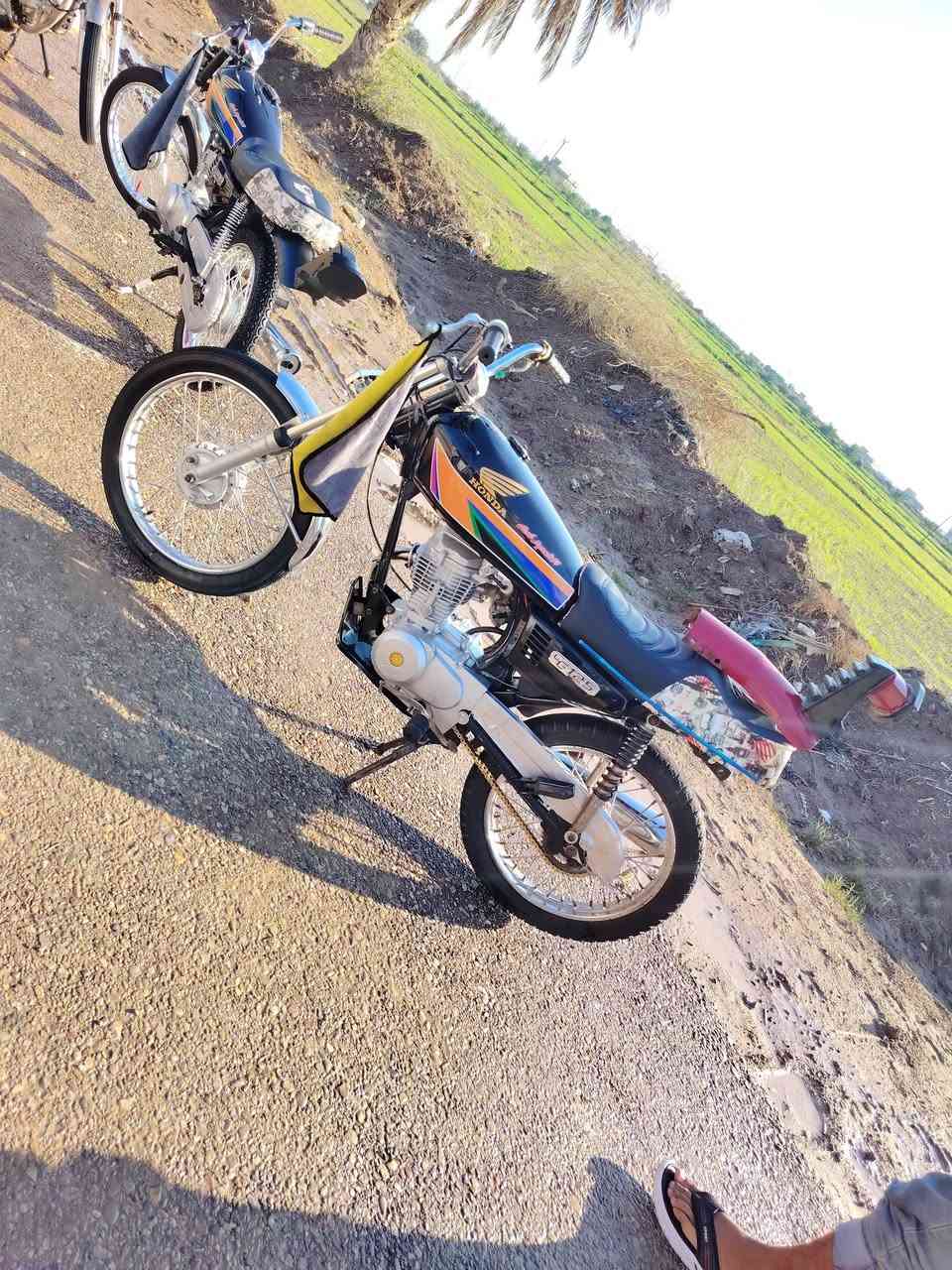 سلام عليكم دراجه للبيع كلك كلك دراجه نضيفه وحلوه مبدل  فقط بستم السعر 450 شراي يتصل ***********@ المو شراي لا يدخل خاص ماكن شطره بني زيد
