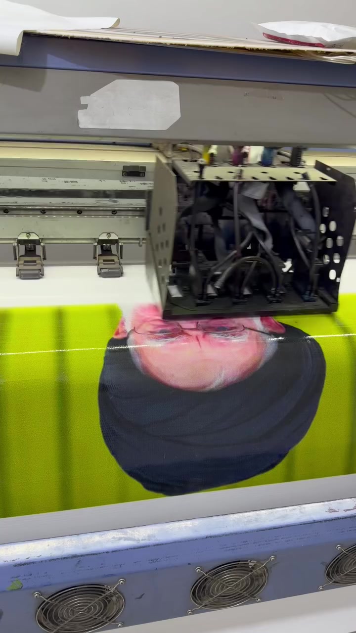 كونيكا للبيع المكان ذي قار المركز طابعه جاهزه تجي تفحص براحتك *********** واتساب 
ماتتعب بتنصيب  حتى حاسبته وياه
