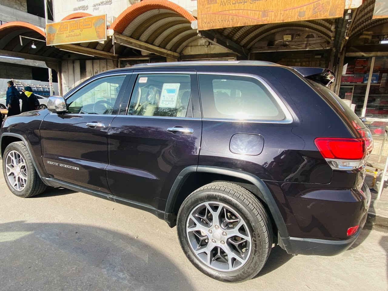 السلام عليكم ورحمة الله وبركاته 
جيب كراند شيروكي موديل 2020 للبيع 
لمتدد بلاص لون بنفسجي مميز 
خليجي مكفوله كفاله عامه
كير مكينه تبريد حداديه كوله نظيف جدا  
المواصفات
دفع رباعي
ناقل حركه 8 نمر 
داخل بيجي ثلاث شاشات 
كشنات اماميه كهرباء تدفئه +تبريد 
كشنات خلفيه تدفئه 
مري شفط +رادار +قلاب وي ال R
مري متحسسه 
مانع تصادم خلفي تلقائي 
حساسات خلفيه 
حساسات اماميه +جانيه 
دبل اكزوز 
ستيرن كهرباء
وبعد بيه هواي مواصفات 
السعر الاتصال ع الرقم 
***********
