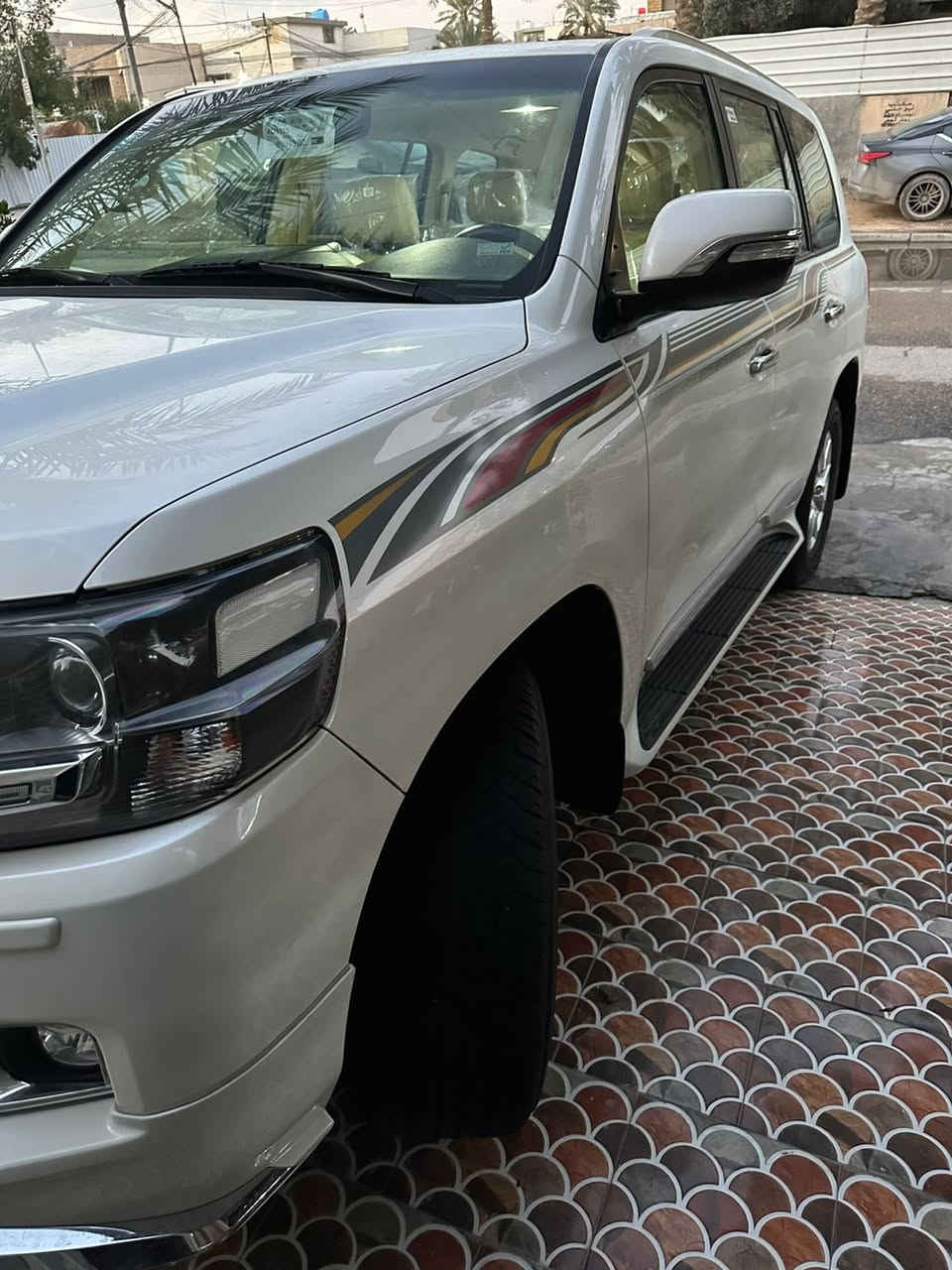 لاندكروز 2017
وايت اديشن
مكفوله السياره 
فقط نص دعاميه خلفيه 
ماشيه 70 
السعر 480 
مكاني بغداد شارع فلسطين 
***********
