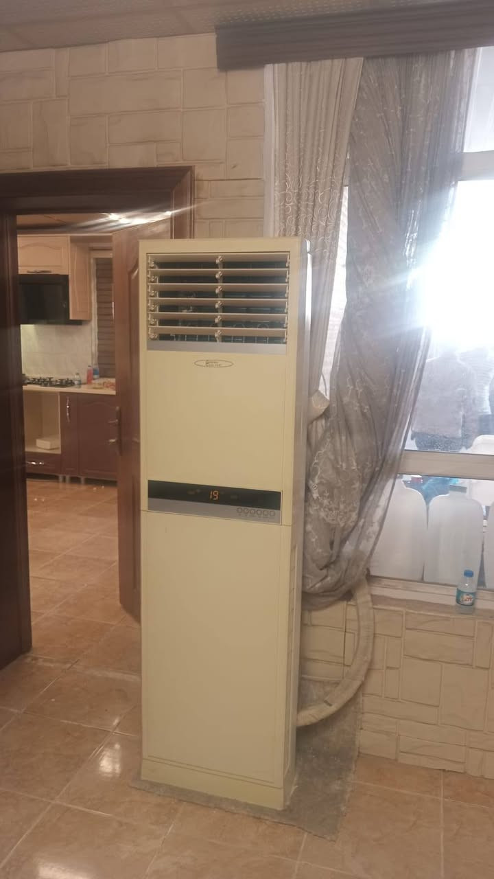 للبيع
سبلت عدد ٢ واحد ٢ طن والثاني

عامودي ٣ آله ربع ماركه جنرال شرط الشغل

للاستفسار واتساب ***********
