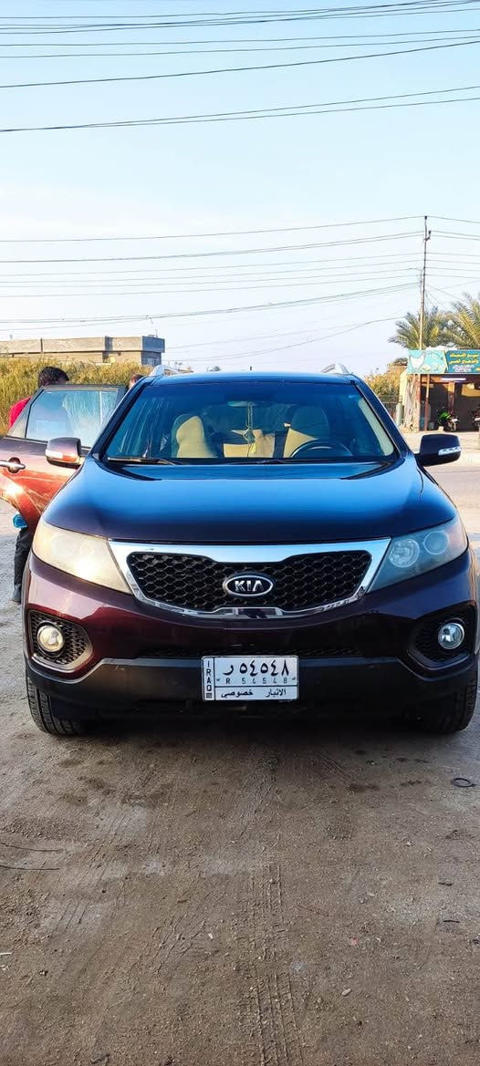 السلام عليكم ..
سورينتو موديل 2012 امريكي 
حجم المحرك 3500 مو 3300
فول مواصفات للأخير كشنات تدفئه تبريد + تحكم كهرباء
بانوراما رقم انبار بأسم البائع سياره ع ايدنه من 2012 ولحد الان 
ماشيه 70 الف مايل جديده كير محرك كفاله سياره بلاديه ما مفتوح بيها كلشي
بيها ضربه باب + جاملغ قليل مامبدل بيها شي 
المكان بغداد او فلوجه رقم التوصل
***********
سعرها 150 مع المجال بغداد, العراق
