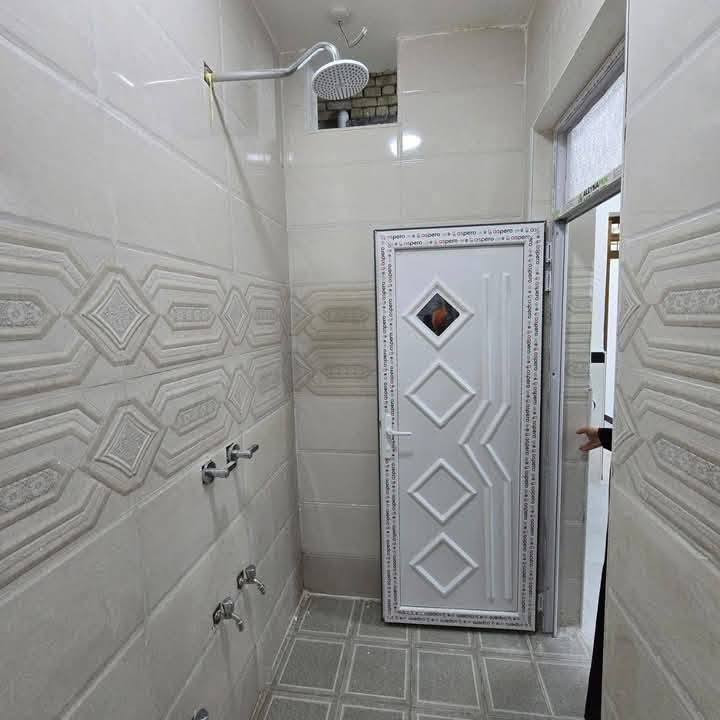 دار ١٠٠م مربع حي العرضات الاولى
خلف شارع ١٥ طابق واحد جاهز للسكن 
***********
علمآ البيع فقط نقدآ
