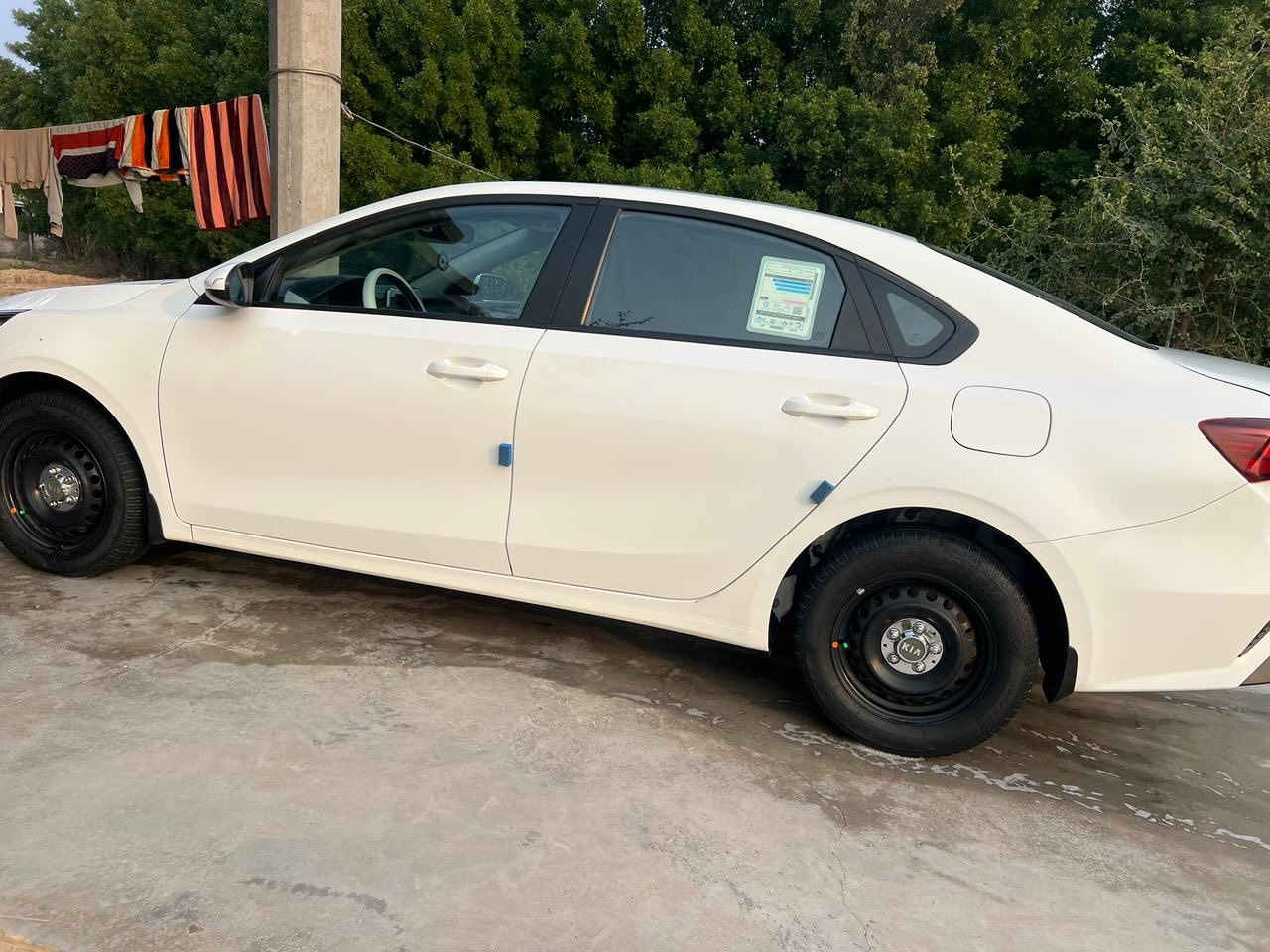 سلام عليكم سيراتو 2024 السياره كفاله عامه مواصفات نص فول السياره ماشيه 98الف ماينقصه اي شي السياره خير من الله السعر 178 وبيه مجال  مكان السياره واسط العزيزه الرقم ***********
