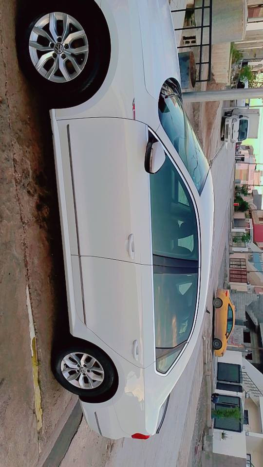 پاسات موديل 2016 
دووپارجه ي سبوغه  چاملغ و بونيتي بي ده واخل  مكينه 18توربوو ره قه مووسنويي تازه يه  به ناويي خومه وه يه 
ژماره موبايل*********** كركوك, العراق
