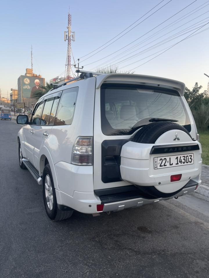 السلام عليكم
باجيرو 2011حبتور فول للاخير
سياره جانيها صالي ٥ سنين واريد اراوس اوبيع عادي 
بيها قطعه وحده صبغ  صورتها موجوده بالمنشور بسيطه 
لا لغد لا شاصي والايرباك حساس كلش ف البرده طاك  
ما صلحته  انزلك من سعر السياره شگد يكلف تصليحه الايرباك 
  سياره حلوه ونظيفه كلش  الصبغ درجه اولى اتحداك تعرفه 
مكينه ٣٥٠٠ ما مفتوح مكفول كير كذالك رقم اربيل 
فور ويل كفاله تايرات جدد  الي تفيده  مراوس بجنسزز لون ابيض  كامري ١٨  حتلو بيها قطعتين  السعر ١٤٨وبيها مجال 
*********** واتساب بيع بس مراوس  
مكاني كربلاء
