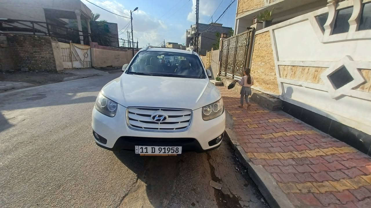 سنتافيا موديل ١٢ رقم بغداد الدولي بأسمي مواصفات الشركة  العامة  فور ويل محرك ٦ سلندر بلادي وكير بلادي صدر جديد تخم تاير باتري جديد كفالة عامة فقط صبغ وبارد بسيط والسونار موجود السعر ١٦٥ وبيها مجال بسيط *********** مكان بغداد
