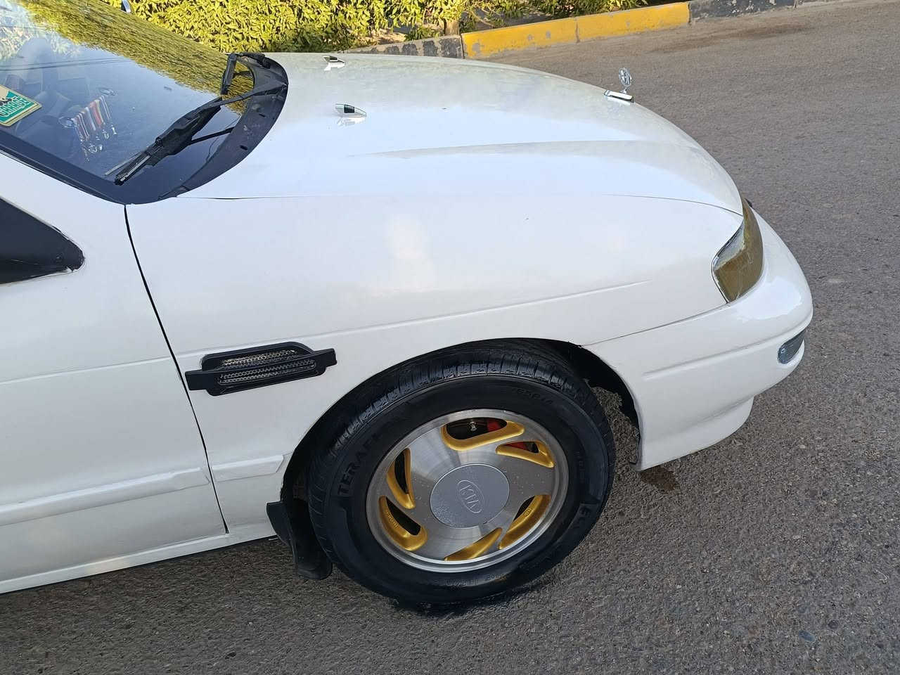 السلام و عليكم.....
كيا سيفيا موديل 1997 ..
الون ابيض ..... 
رقم بغداد  سنويه ل2029 ... تحويل ثاني يوم
تبريد شغال ثلج... 🥶🥶🥶🥶
كير عادي
محرك 2000 .....
كير ومحرك حاويه جدد مكفولات
ماشالله بيه نعومه فول
السياره مصبوغة الجمالية بدون ضربه
ويل كب مجلي لونين نيكل +ذهبي
تخم تاير....... باتري جديد 
كهربائيات كله شغاله .... 
كيجات كله شغاله
جامه اماميه جديدة
مشط ستيرن باور سلف داينمو راديتر كله جديد
صدر خلفي أمامي جديد 
غرفتها جديده ...دواخلها جدد بطاين جدد كشنات جدد دشبول جديد كاعيده جلد ارضيه جديده
السعر)( 38))بيها مجال ... للشراي
اسف عل اطاله الشراي يتصل غير متواجد عل 
فيس اتصال فقط .....
رقمي ‬‏ ‏‪***********‬‏/ ‏***********
مكاني بغداد ابو غريب
