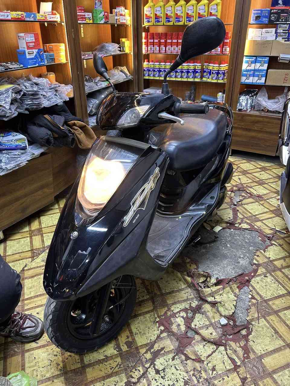 سلام عليكم بريز نوزل خطين كفاله عامه مكينه برغي ممفتوح بيها دراجه كفاله عاهه
سعرها 750 
***********
