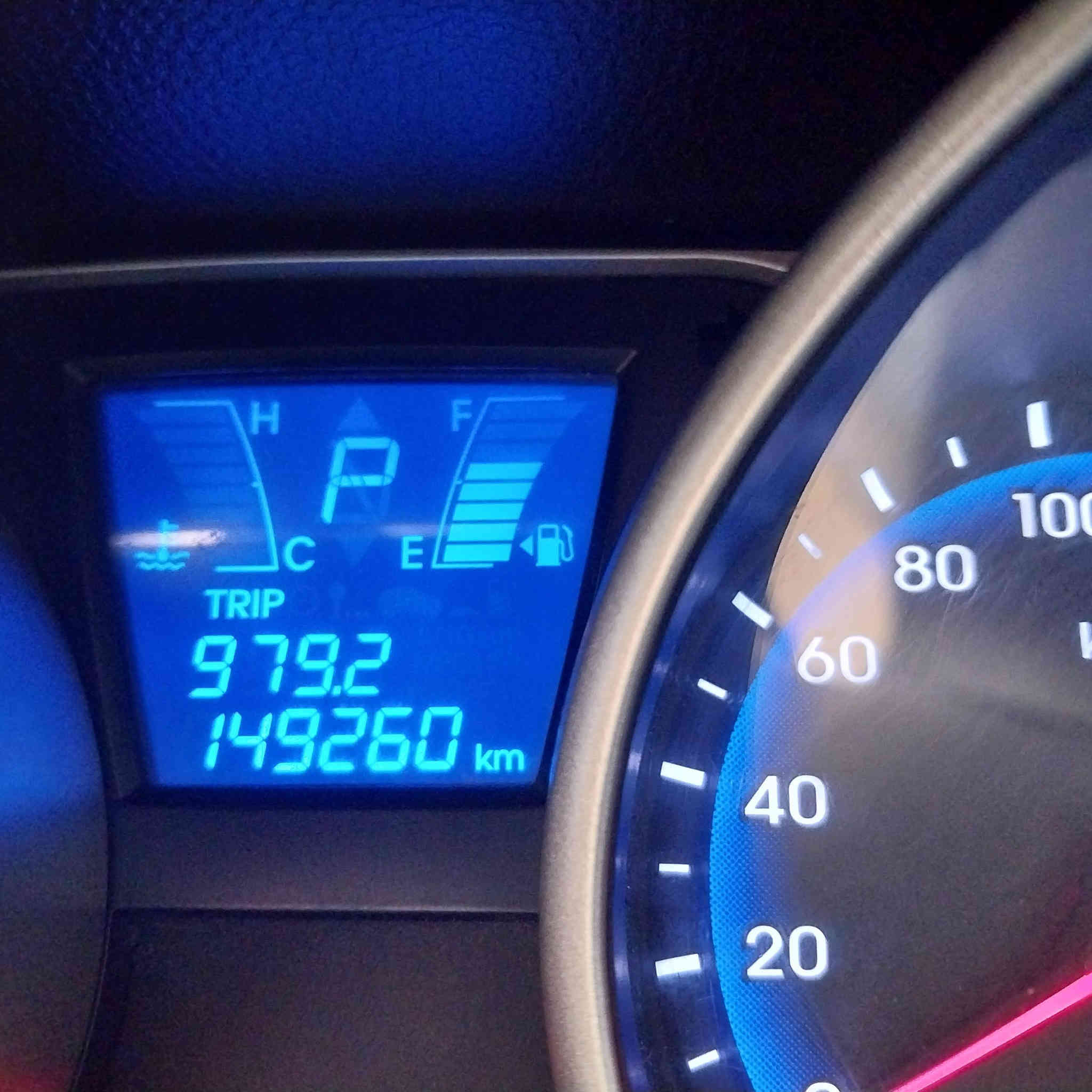 سلام عليكم تحيه طيبه إلى أعضاء الكروب
توسان موديل ١٤ شكل ١٥ خليجي
ببه بنيد مصبوغ  وبيه طخه يم الايت
وبيه طخه خفيفه وره باب الصدر
وشخوط شويه السياره جديده
موصفات  شاشه داخل لونين
كشنات جلد مغلفهن تلبيسه
تبريد قطعتين  اشاير بالمري
لايت عدسه رقمها بغداد دولي
بأسمي سنويه ٢٧ تنتهي هزه جديده
بشهر العاشر مغير رقمها
مكينه ٢٠٠٠ وكير على الشركه
مكاني بغداد زعفرانيه
السعر ١٥٢ وبيه مجال
والسونار مرفق
موبايل ***********
