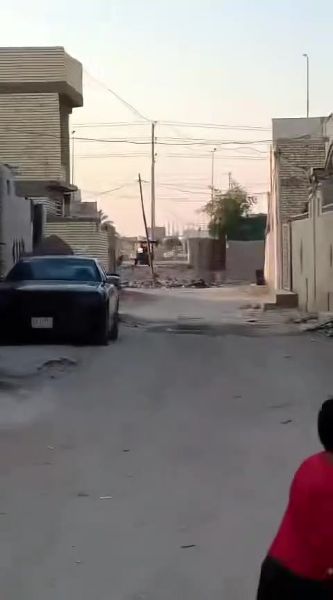 سلام عليكم
بيت زراعي للبيع مساحة 250  ركن

غرفتين4*5 وصاله 16*4واستقبال8*4 ومطبخ6*4 وملحقاته طابق الثاني غرفه سويت 8*4 غرفه غرفه 4*6 غرفه 5*5 وصاله كبيره

بيت متكامل بي نقوصات بسيطه  مكان البيت حولي 100 يبعد عن الشارع 50 متر وكلشي موضح بالفيد وبالتصوير 

بناء حديث 

للاتصال ***********
