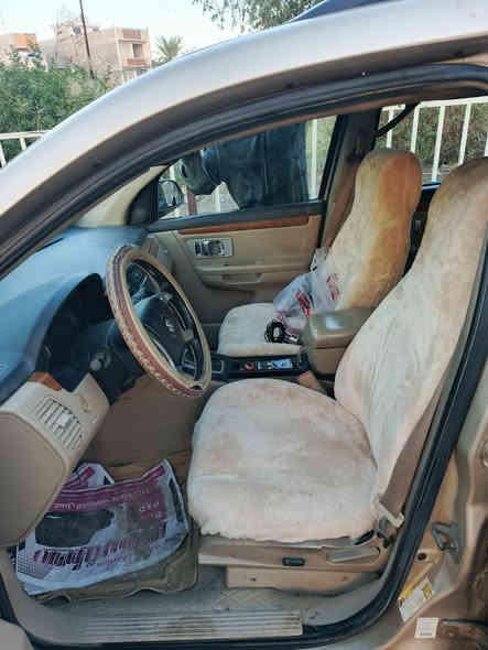 السلام عليكم من رخصت الادمن سازوكي XL7 2007للبيع نقصها بس تبريد محرك وكير نضيفات لا تنقيص ولا تبخير الصدر الامام قبل 3ايام شاده الخلفي نص عمر الكهربائيات شغاله تايرات جدد السياره عليها غرامه مليون ابيع كشر هذا الموجود السعر 55بيها مجال كلش قليل السياره نضيفه الله شاهد بس ترتيبات خفيفه يراد للتواصل خاص او اتصال ***********
