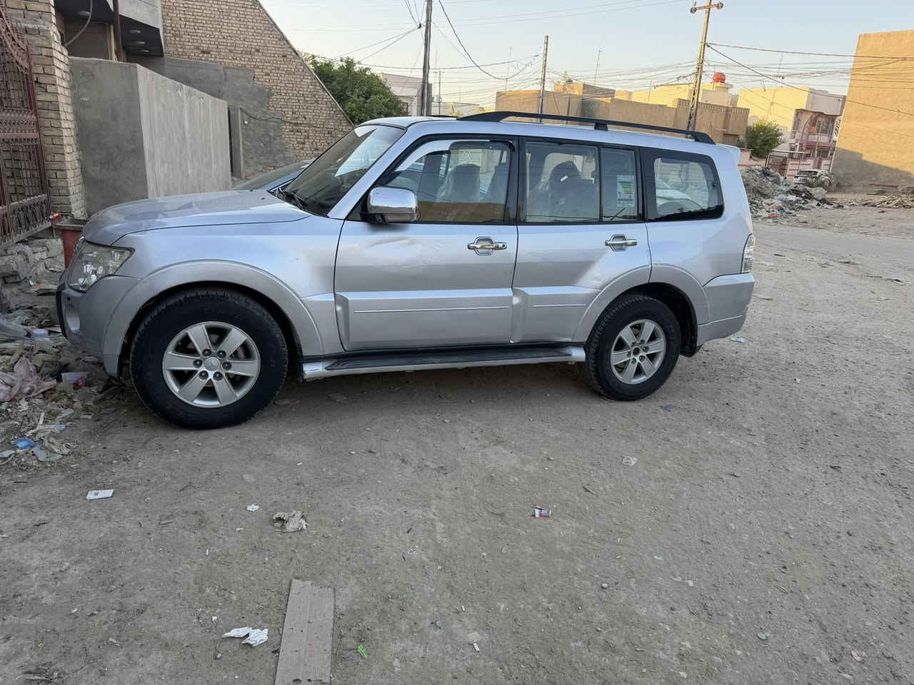 السلام عليكم للبيع باجيرو 2008 السياره بيها قطع صبغ 
كير وًمكينه تبريدها شغال بس بي ليك رقم بغداد دواخلها نضيفه السعر ٨٨ و بيها مجال مكان الحله ***********
