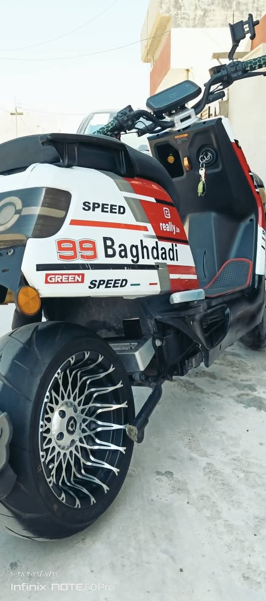#كاسحه 😈 2025 للبيع
مليانه مواصفات ملف نحاس 5500W

نضام بك واشاير رباعي 

تجي 4 نمر  
البطاريات 6   كبار دبل الواحد 52  أمبير 
الدراجه تصعد وتنزل 
السرعة 140 حقيقي 
السعر مليون و 750 
***********
بيهم واتساب 
***********
