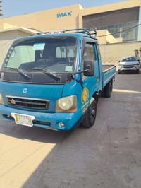 كيا ام عيون رقم بغداد 2002  قماره قلاب محرك 3000سوبر   سياره جدا نظيفه...