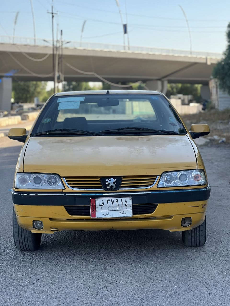 سلام عليكم
بيجو لميس موديل 16 
باسمي 
بدون ضربه بيها طخات بدون صبغ 
بس جاملغ هلفي وعلى حطته بس مرتبه 
تبريد شغال 
اي نقص ماليه ترايك من زاخو للفاو 
مكاني بغداد اليرموك 
جوه السوك سعره 34 وبيها مجال بسيط 
هاتف ***********
