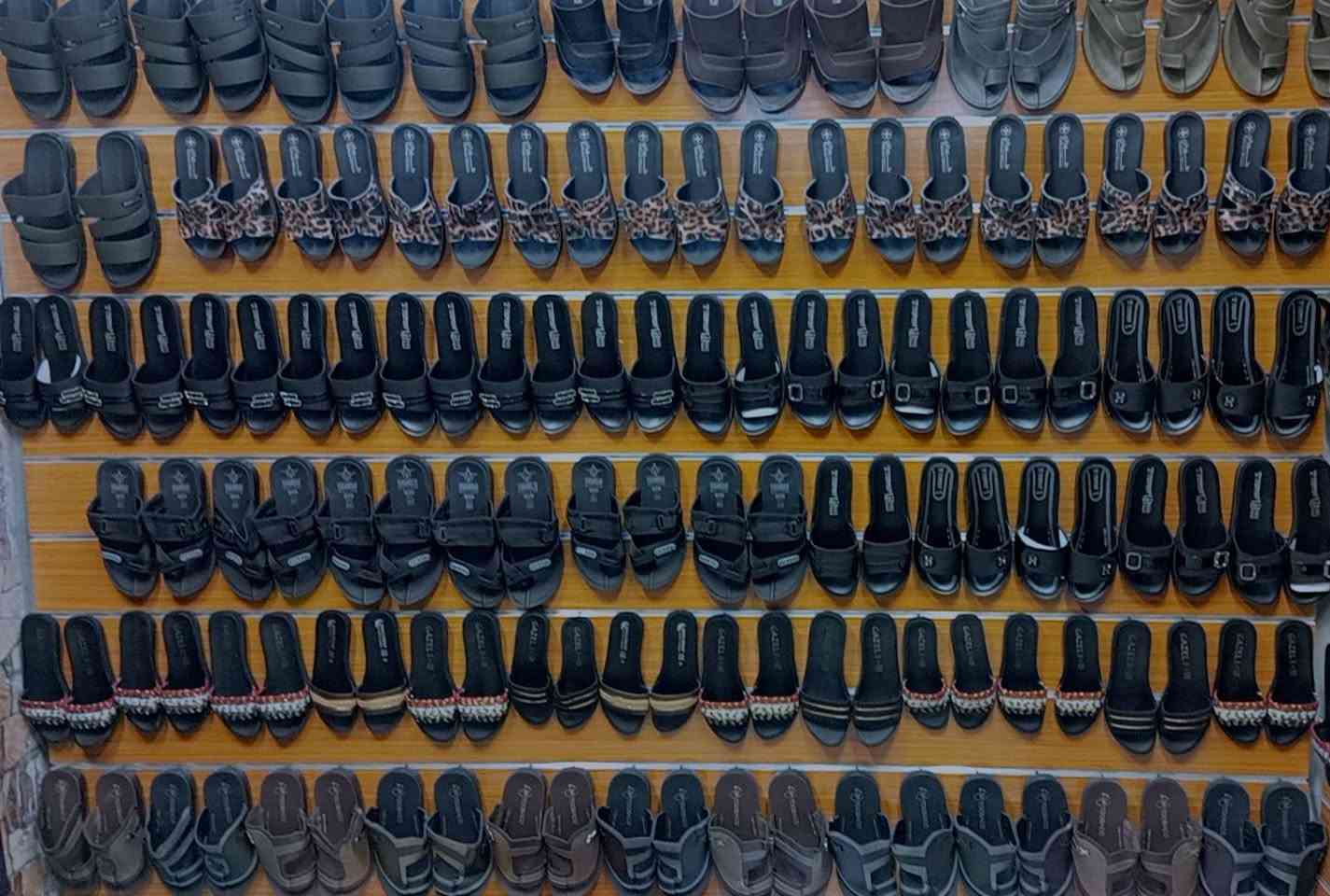 يعلن محل احذيه نسائيه ورجاليه البيع محل شلعه بضاعه يتكون من شحاط نسائي ورجالي وشبابي نعالات نسائي ولادي وبناتي احذيه بناتي ورجالي سعر بضاعه شلعه مليون 200 الف بيه مجال يلي يريد يجي خاص يتفضل المحل يجي يشوف بضاعه يشتري


**إذا كنت صاحب هذا الإعلان وتريد حذفه لأي سبب، رجاءا أرسل رسالة إلى الدعم الفني**