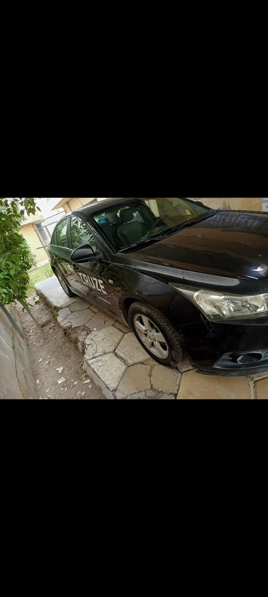 للبيع كروز 2010 مكفوله محرك جبير كير عادي  ماشيه 63الف مابيها نقص رقم بغداد الجديد بسمي للبيع بسعر 68ورقه مكانها بغداد الكرخ ***********
