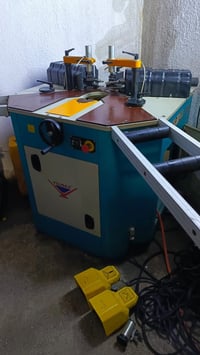 للبيع مكينة كبس زوايا الألمنيوم – تركية مكينة Corner Crimping Machine ...