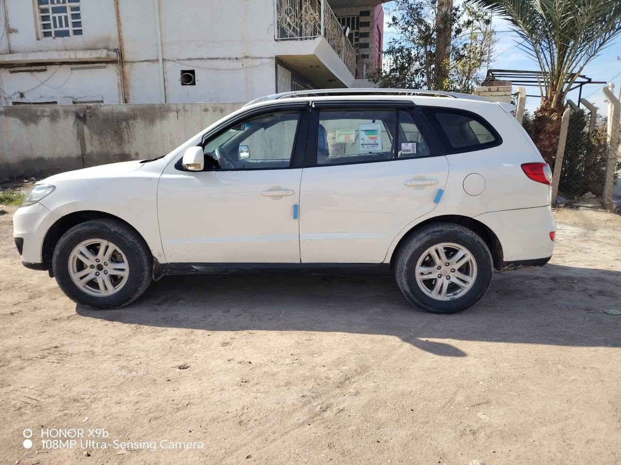 السلام عليكم هونداي سنتافي 2012خليجي فول موصفات السياره سته سلندر بيه تجيه ومصبوغه عام  المكان حله السعر 90. بيع مستعجل بسمي رقم الهاتف ***********
