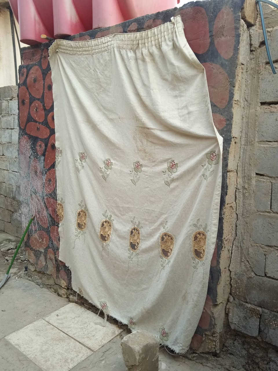 السلام عليكم مشتمل للبيع المساحه 75متر يحتوي على نوع العقار طابو زراعي قرار سند 25مطبخ وغرفه وصحيات المكان حله قرب  ***********
