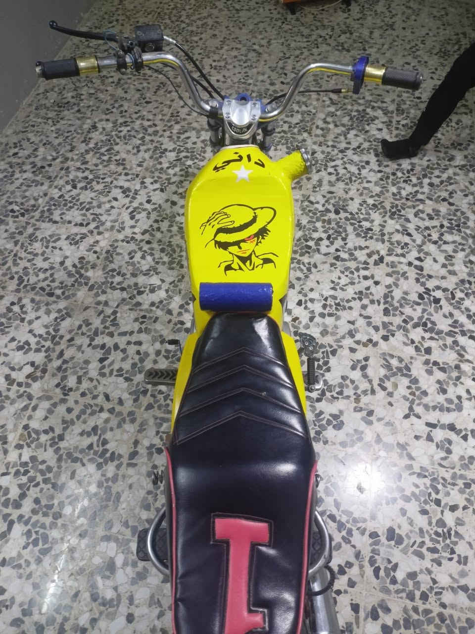 العنوان موصل حي اليرموك 
السلام عليكم اخوتي دراجه حربي محرك تايكر موديل  واحد وعشرين محرك شرط اصبانه ما مطخوخ نضافه كدام العين بريك ايد ورجل دسك عنبار مزود كامل شرط نقص ما بي تشغل وتمشي 
السعر 600 وبي مجال للشراي 
رقم: ***********
للعلم بي واتساب الرقم
