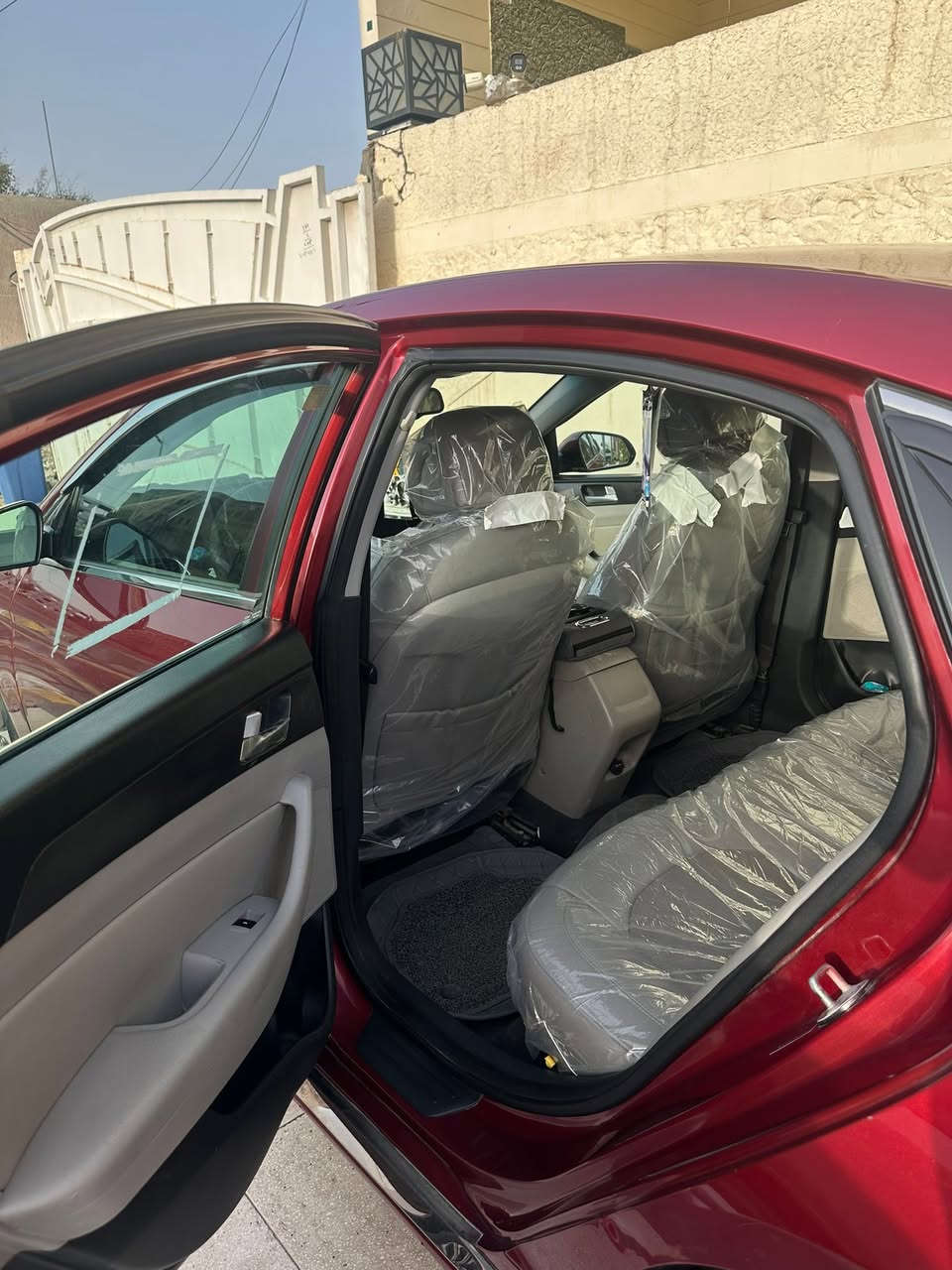 السلام عليكم ..  قبل كلشي للمعلومة السيارة أدير الها دهن  أدينول سعر التر مالته 20 ألف 

🔴سوناتا 2015 وارد امريكي 
فئة سبورت فول عدى الفتحة ، السيارة حادثها من امريكا بنيد نفسة ومصبوغ والباقي كلة كفالة ليبل واحد السيارة 
رقم ذي قار الجديد بأسمي 
🔴كشنات جلد لون رصاصي 
محرك 2400 gdi مابي اي ادفانز 

🔴تدفئة كشنات 

🔴كشن كهرباء
 
🔴رادارات جانبي وخلفي 

🔴بصمة .. ابواب وتشغيل وجنطة

🔴صندوق كهرباء اثناء الاقتراب منة ينفتح اوتو 

🔴يدات نيكل 

🔴تبريد شاشة 

🔴أشاير بالمري + رادار 

للمعلومة السيارة جاهزة كل نقص مابيها ابد وعلى ايدي 
بس الحداديه بدلتها ب 800 الف كلها بدلتها امامي وخلفي مشط جديد دبلات ، السيارة مو مثل خواتها الي بالسوگ موجودات كلشي ماتلكة صاحي بيها ! تبريد ثلج ❄️ السيارة كلش رزنه بالطريق الخارجي
السعر تفضل خاص


**إذا كنت صاحب هذا الإعلان وتريد حذفه لأي سبب، رجاءا أرسل رسالة إلى الدعم الفني**