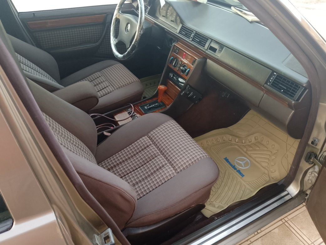 السلام عليكم مارسدس دب للبيع موديل 92مكفوله كفاله عامه 
مصبوغه جماليه فقط قواعد دبل سليمات ابرانكيت سليم

سعر 85

***********
