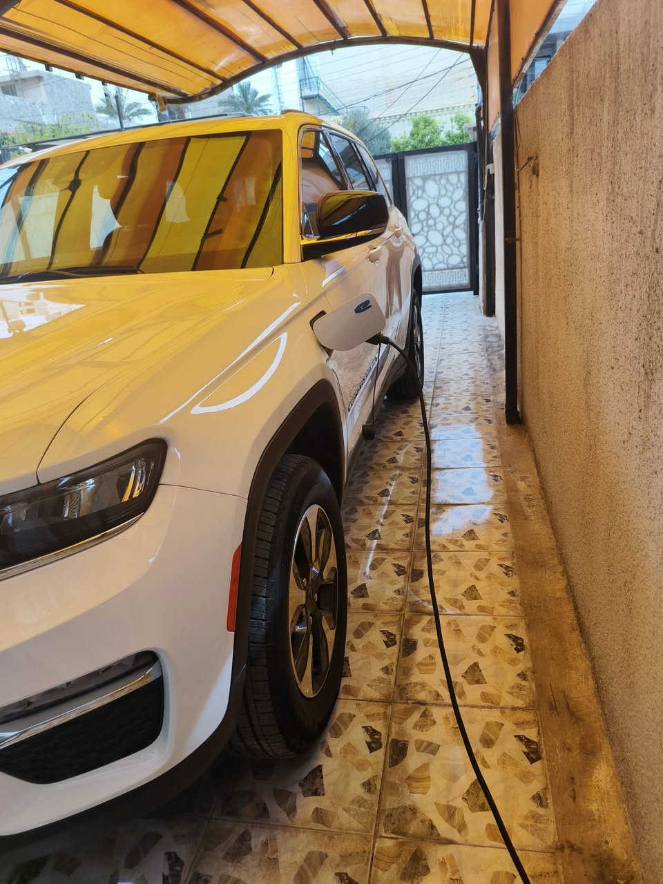 ياالله
السلام عليكم جيب كراند شيروكي فول سياره وكلين 
ثلاث انضمه بانزين هايبرد وشحن من البيت بلك ان

Jeep Grand Cherokee 4Xe 2024
السعر ٣٤٠ورقه
***********

المسافة المقطوعة : 24 الف ميل  

الضرر : بدون ضرر نهائي كلين فقط بانوراما المتحرك مكسوره وتبدلت 

          حالة الايرباك : كلهن سليمات

#مواصفاتها

1.شاشه 

2.بصمه

3. تشغيل عن بعد

4.دمام خلفي

5.كشنات جلد

6.كشن السايق ميمري

7.كشنات كهرباء

8.صندوك كهرباء

9.حساسات خلفيه

10. قطع تبريد 

11.اشاير بالمري

12.رادار امامي

13.رادارات 360

14.ثلاث وضعيات قياده

15. بنوراما فتحتين

16. كير ماوس

17. نظام منحدرات

18. هيترات بالكشنات 

19.ويل كب كروم

20.لايتات لد

21.بكلايت لد

22.كشافات

23.بصمة ابواب

24.مقود القياده هيتر

25.  .3شاشات
فول مواصفات 1/1 جاهزه مرقم بغداد بسمي
