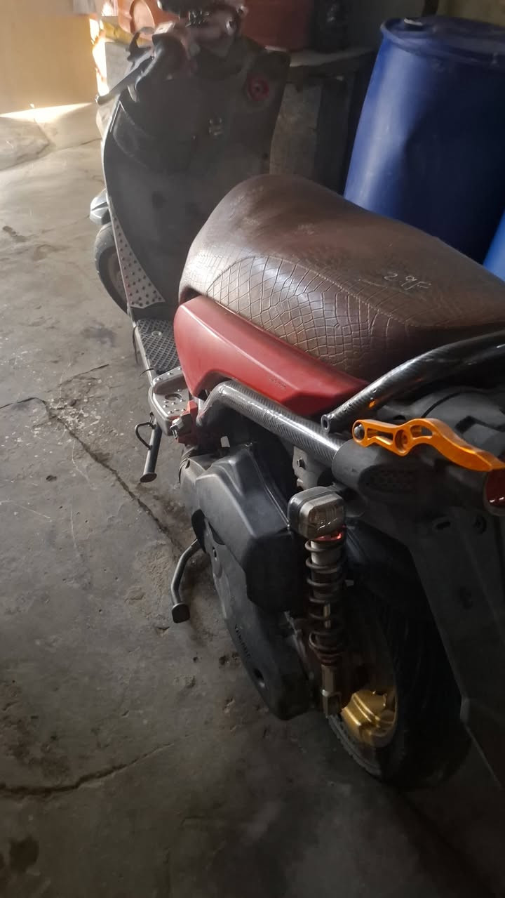 لبيع سكنس جبلي كفاله عامه صاله شهر ونص من نازله تواصل ***********
