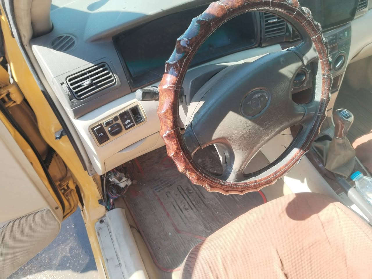 السلام عليكم ورحمة الله وبركاته
Bydموديل ٢٠١١
رقم بغداد مصفره هيئه وغرامات
محرك لانسر كير عادي مكفولات صدر جديد تخم تايرات جددالعنوان بغداد شارع شيخ عمر مقابل جامع السهروردي السياره جاهزه السعر ٤٥ وبيها مجال شويه
مكلف بالنشر الاتصال ***********
