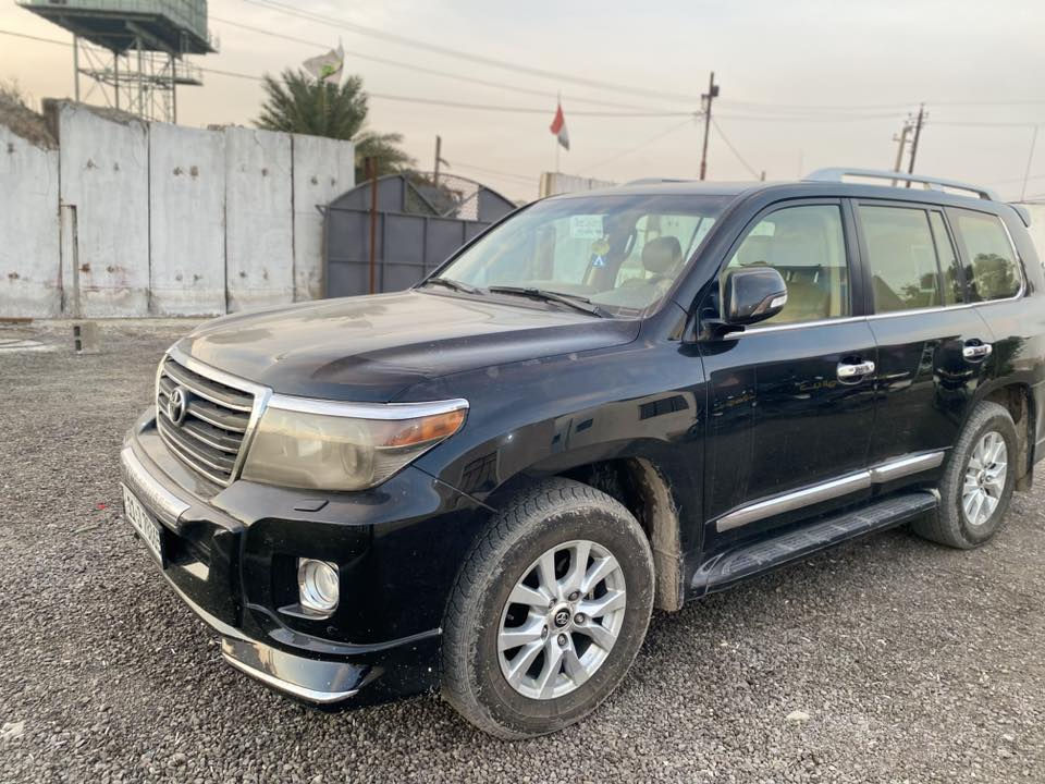 لاندكروز 6 سلندر فول مواصفات موديل2012 رقم بغداد  مميز بسمي ترايها زيرو وماتصرف عليها الف جاهزه من كلشي  مكفوله ماعده بيه براد بالجنطه وجاملغ  بسيط السيارة جديدة بمعنى الكلمة ماشيه 130الف تخم كلشي جهازه من كل نواحي 
بس ما غاسله 

الشراي يتصل ويدلل

مكان بغداد
***********
