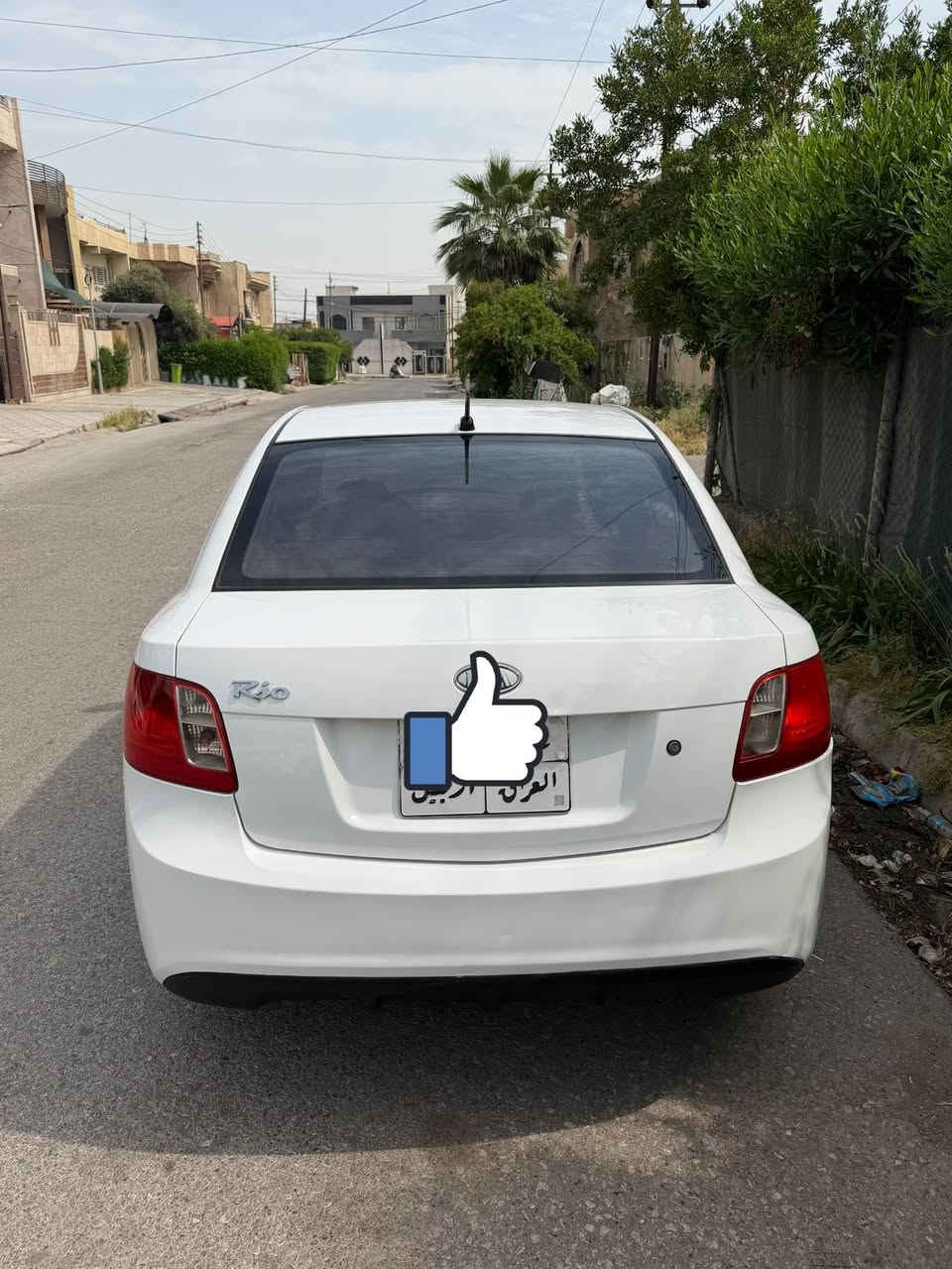 السلام عليكم. كيا ريو ٢٠١١ كوري خليجي فول عدا فتحة محرك١٦ تومتيك تبريد ثلج بيها فقط باب خلفي مبدل اصلي فقط الباقي شرط السيارة عليها ادامة كاملة مابيها اي نقص عنوان موصل الايسر بيها كابون ورقي هم ***********. السعر ٩٨ بي مجال بسيط

