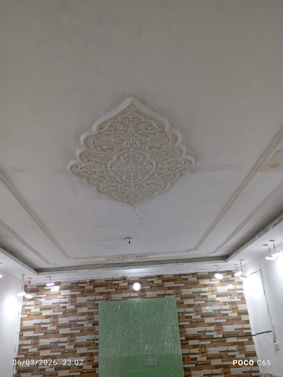 كادر مصري لعمل كافه الديكورات شغل درجه اولى
صبغ ... جبس بورد.. ..واسقف ثانويه...وبديل خشب....وبديل رخام....وشيبورد....وسحبات... ببغداد 
***********
