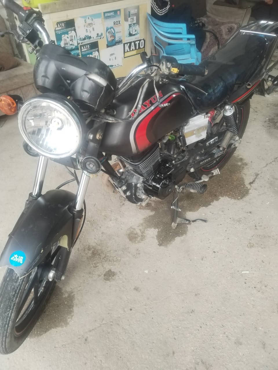 دايوان عظم الكتروني 21 اوراق
مجفته  نقص اشاره + لايت 
دبلات خلفية جديد اصلي تاير خلفي جديد باتري اصلي جديد كشن جديد ينقصها فقط اشاره وصفاحيه وحده
كربلاء حي العسكري *********** السعر 900
