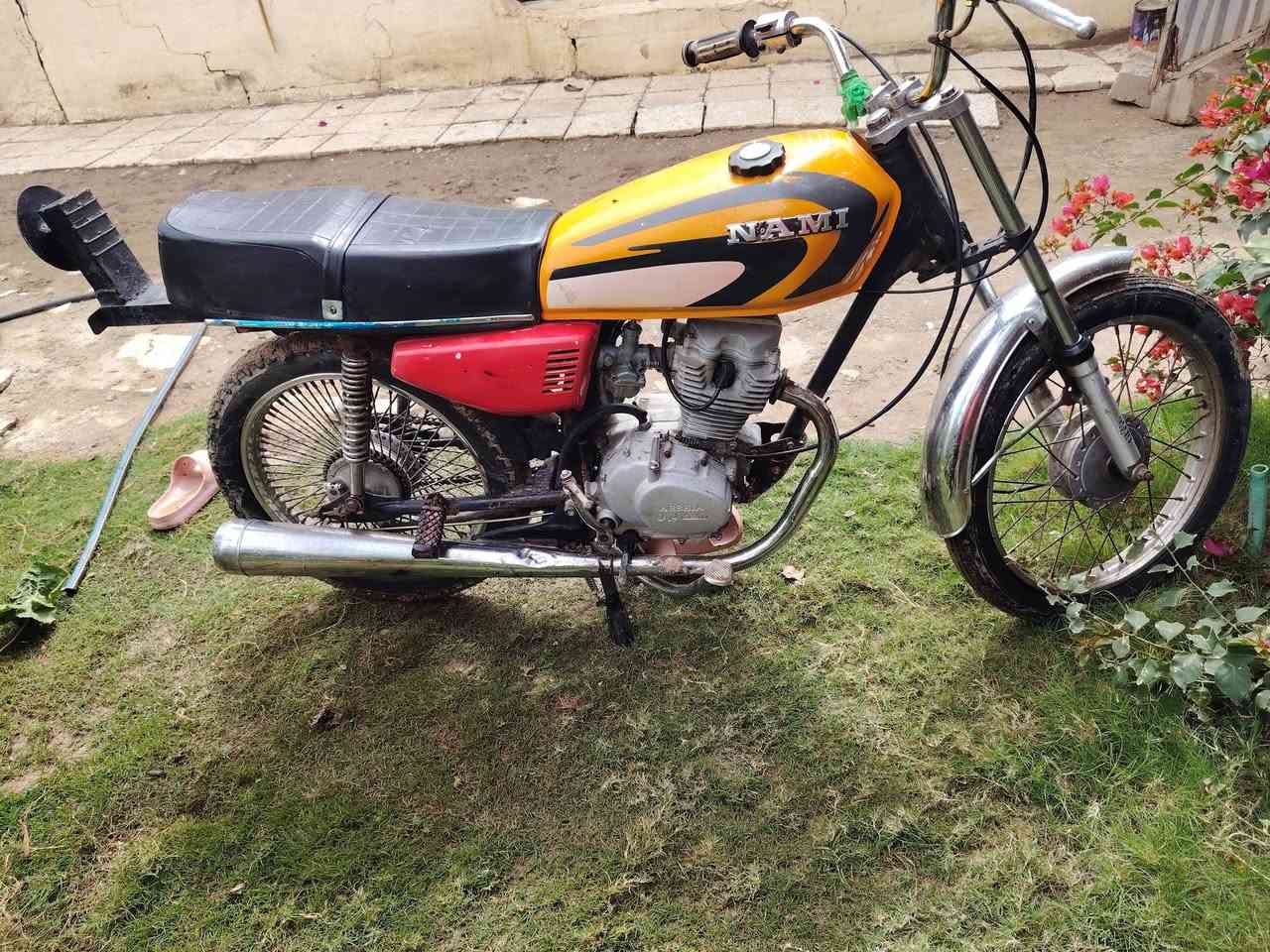 دراجه للبيع مديل ١٨ كلك شغاله وشلعه خير من الله مناسبه شراي اخابرني
***********
