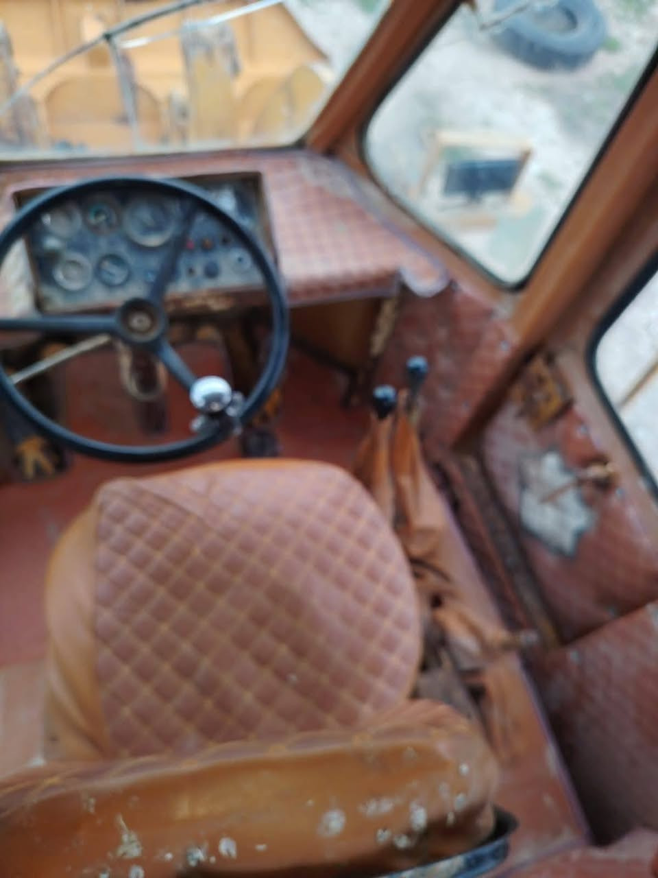 السلام عليكم للبيع 70 موديل 81 محرك بي تاير 80 بريك 4 ويالة رقم بصرة الماني سنوية  جاهز على اخر حباية السعر 140 وبيها مجال للشراي عنوان ديالى ***********
