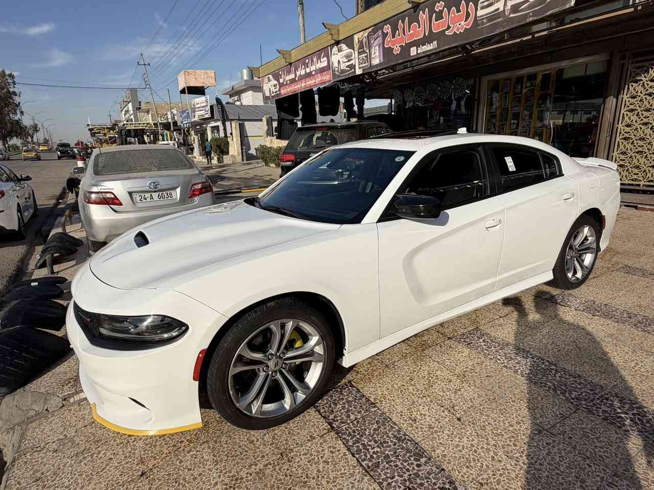 جارجر جيتي بلص موديل ١٩ رقم اربيل
كفاله من الصبغ بيها بارد بسيط 
هزه وفحص وسنوبه جديد
فول مواصفات كشن حار بارد كشن خزن 
ستيرن كهرباء داخل كنتاره دشبول جلد 
مكانها موصل
***********
