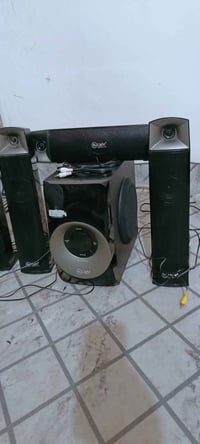 سماعات • مضخم صوت • شاشة تحكم