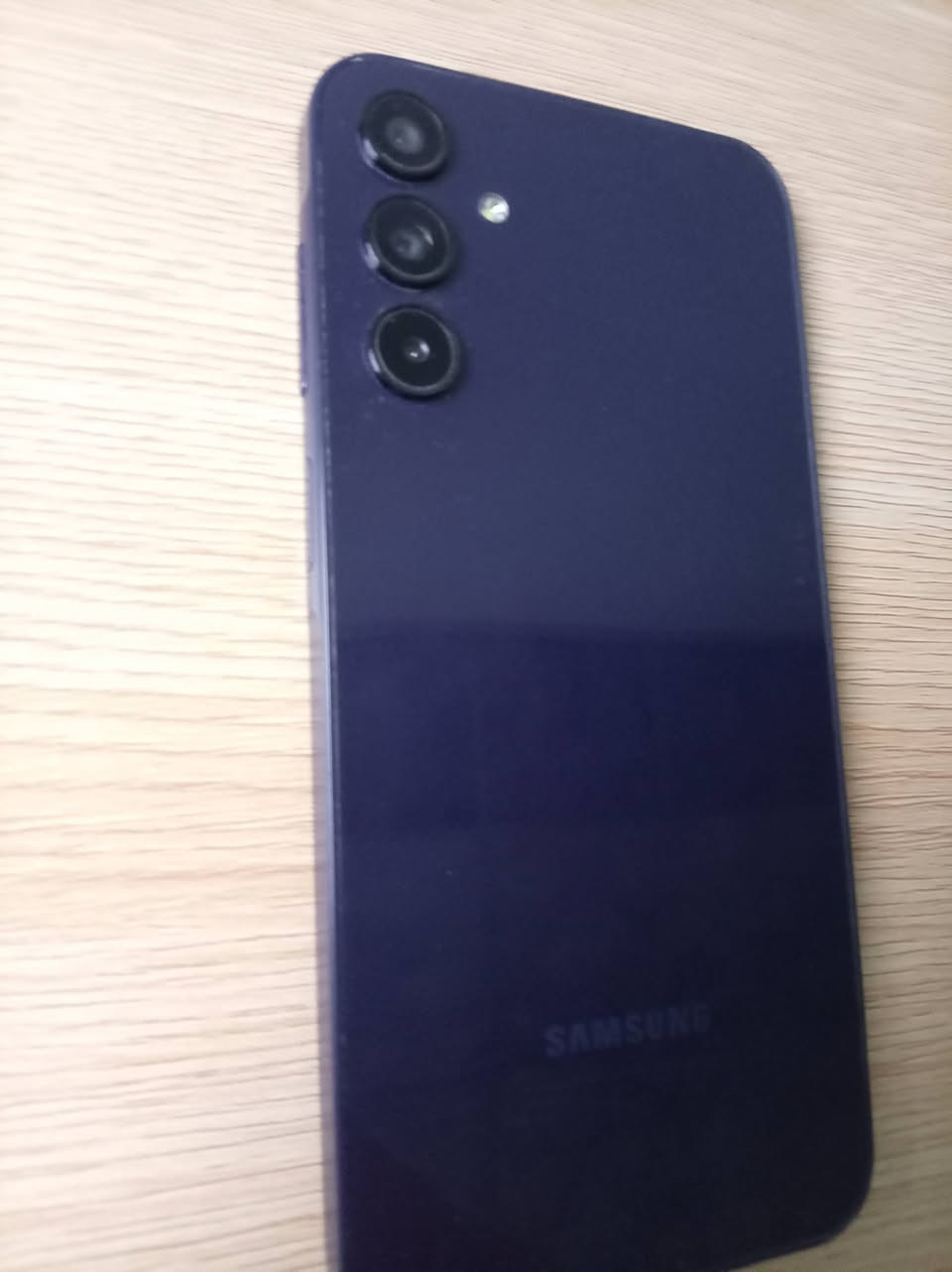 للبيع: Samsung Galaxy A14 ​حالة الجهاز: مستخدم بسيط جداً ونظيف.
المواصفات: الموبايل مفرمت حالياً (واضح بالصور واقف على شاشة الإعدادات) لأن الرمز القديم كان منسي وتمت فرمتته.
​السعر: 90 الف


**إذا كنت صاحب هذا الإعلان وتريد حذفه لأي سبب، رجاءا أرسل رسالة إلى الدعم الفني**